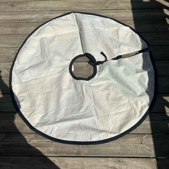 C.R. Gibson Rustic Holiday Woodland Animal Plaid Christmas Tree Skirt, 48' NEW - Picture 5 of 7